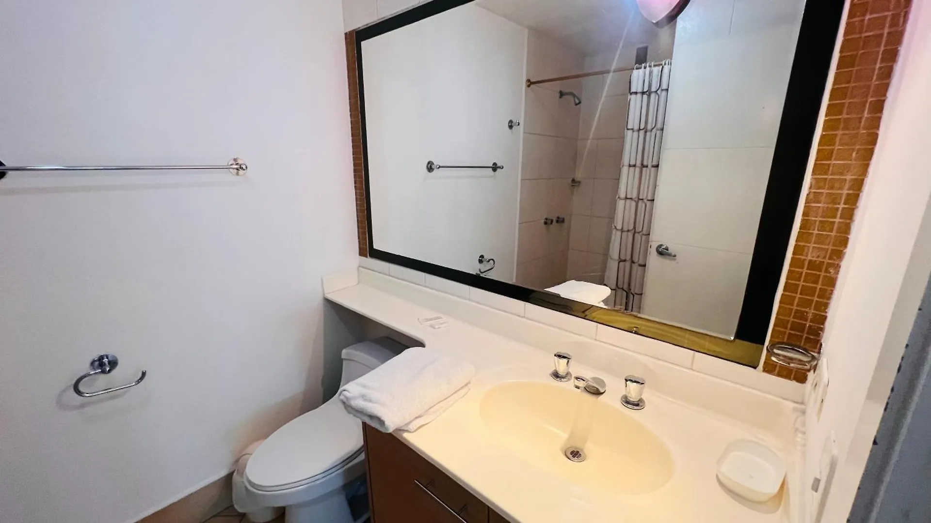 Apartmán Dpt 2 Habitaciones, 2 Banos, Parqueadero, Sector Repubica De El Salvador Quito